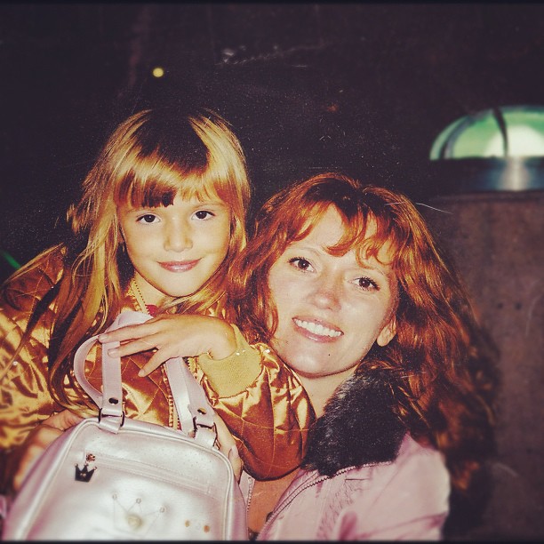 BELLA-MOM-2004