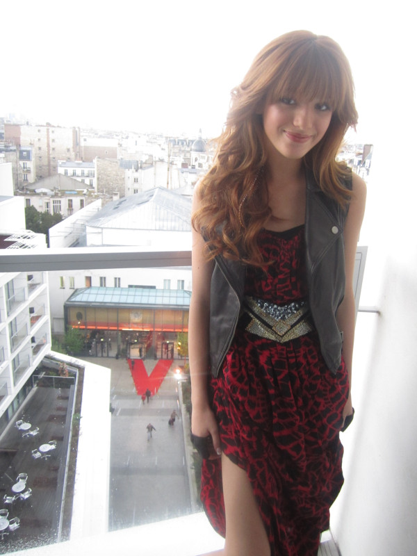 BELLA-ZENDAYA-PARISHOTEL