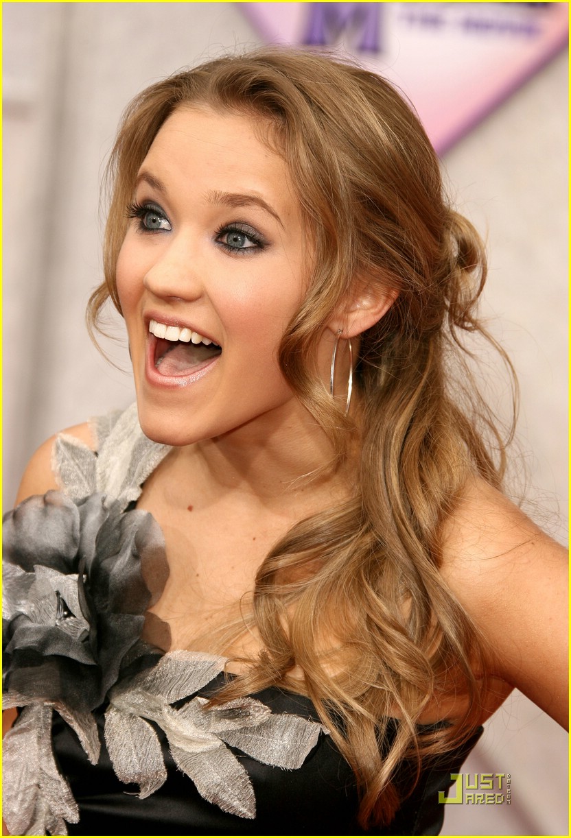 emily_osment_1290022632