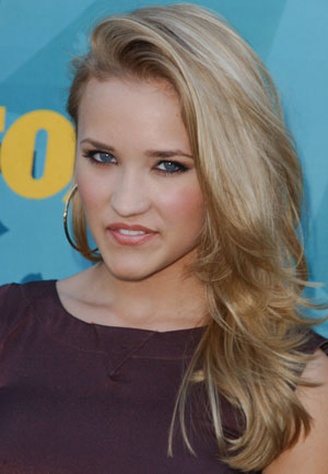 emily-osment-hair-style-2011-5